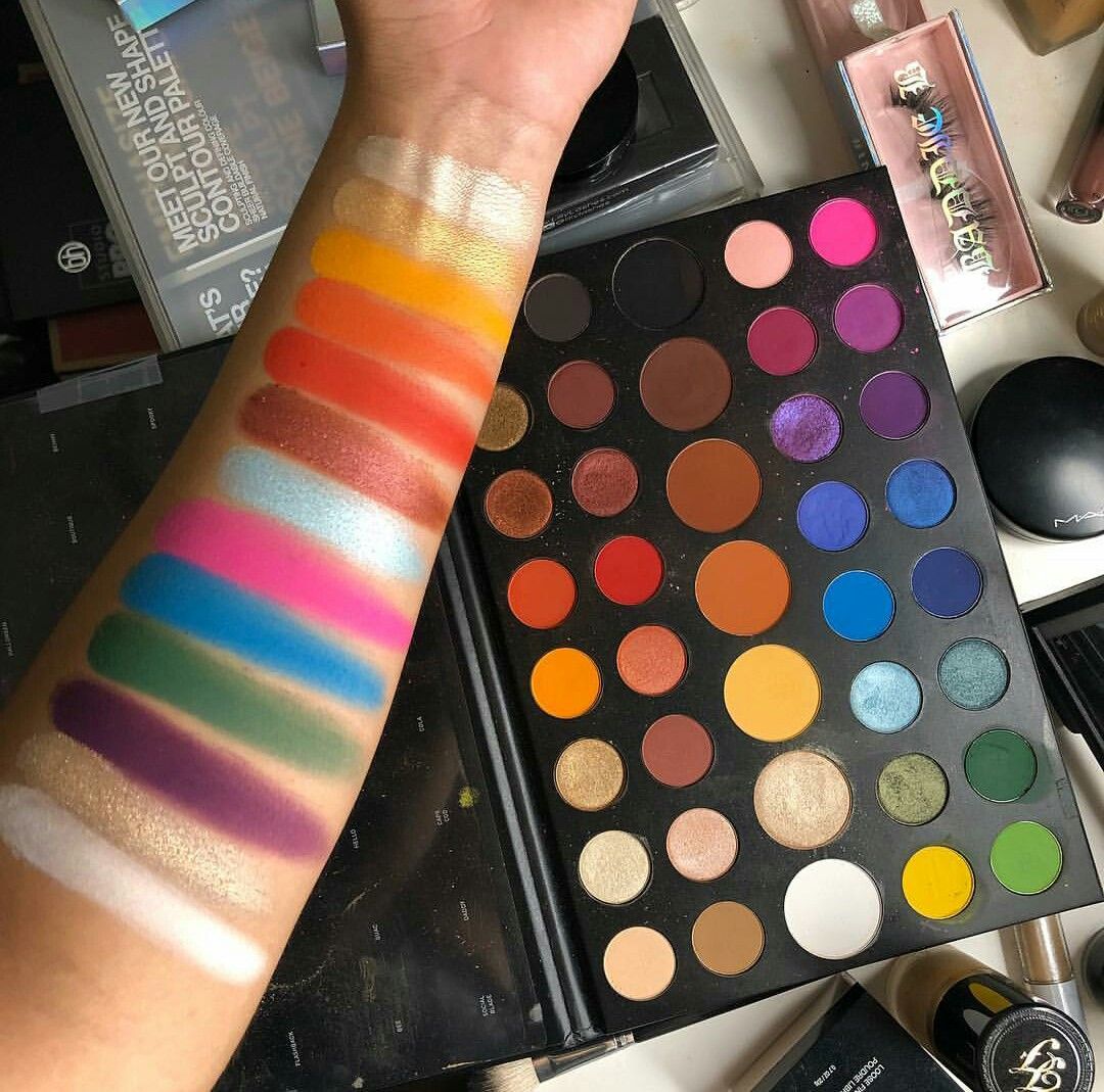 James Charles Artistry( Palette made in USA)